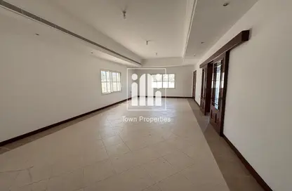 Villa - 6 Bedrooms - 6 Bathrooms for rent in Shakhbout City - Abu Dhabi