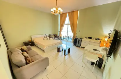 Apartment - 1 Bathroom for rent in Glitz 1 - Glitz - Dubai Studio City - Dubai