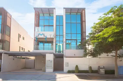 Villa - 6 Bedrooms - 7 Bathrooms for sale in Grand Views - Meydan Gated Community - Meydan - Dubai