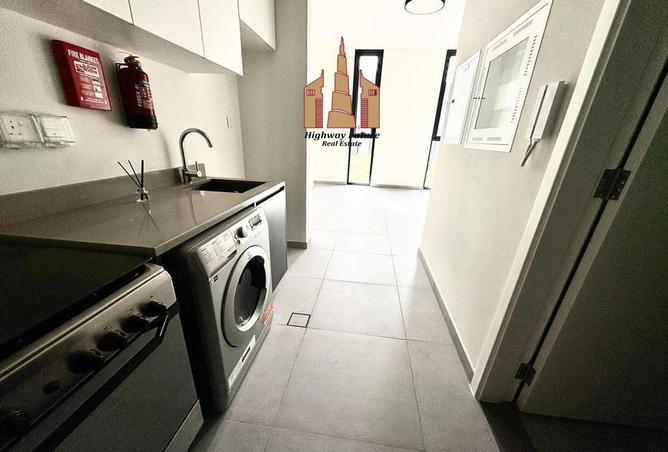 Apartment - 1 Bathroom for rent in East Village - Aljada - Sharjah