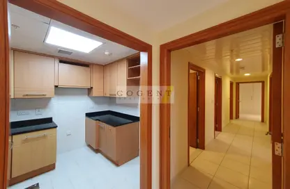 Apartment - 3 Bedrooms - 3 Bathrooms for rent in 21st Century Tower - Sheikh Zayed Road - Dubai