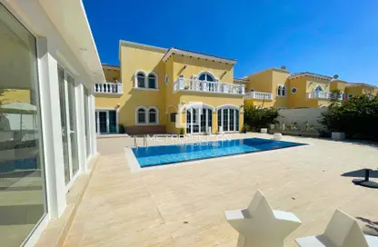 Villa - 5 Bedrooms - 6 Bathrooms for rent in Legacy - Jumeirah Park - Dubai