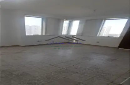 Apartment - 3 Bedrooms - 3 Bathrooms for rent in Hamdan Street - Abu Dhabi