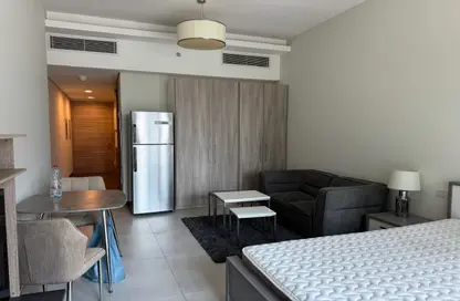 Apartment - 1 Bathroom for rent in SOL Bay - Business Bay - Dubai