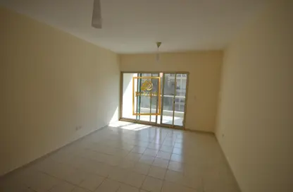 Apartment - 1 Bathroom for rent in Al Dhafra - Greens - Dubai