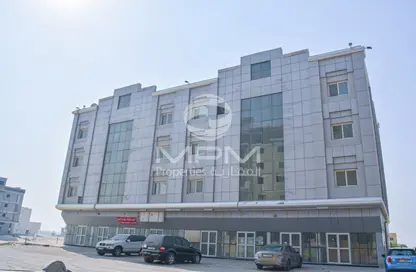 Apartment - 1 Bathroom for rent in Hamriyah Free Zone - Sharjah