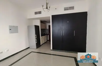 Apartment - 1 Bathroom for rent in Al Shahed Tower - Barsha Heights (Tecom) - Dubai