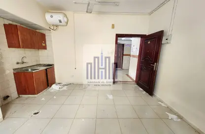 Apartment - Studio - 1 Bathroom for rent in Fire Station Road - Muwaileh - Sharjah