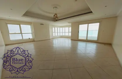 Apartment - 3 Bedrooms - 4 Bathrooms for rent in Al Khan Corniche - Al Khan - Sharjah