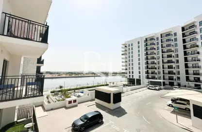 Apartment - 1 Bathroom for sale in Waters Edge - Yas Island - Abu Dhabi