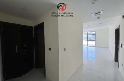 Apartment - 1 Bedroom - 2 Bathrooms for rent in Amna House - Al Garhoud - Dubai