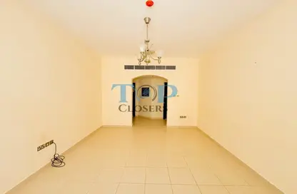 Apartment - 2 Bedrooms - 2 Bathrooms for rent in Hai Al Qalaa - Al Jaheli - Al Ain