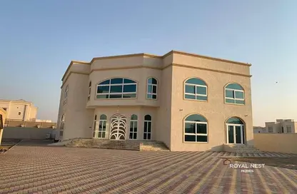 Villa - 5 Bedrooms for rent in Nad Al Sheba 4 - Nad Al Sheba - Dubai