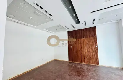 Office Space - Studio - 4 Bathrooms for rent in Bay Square Building 7 - Bay Square - Business Bay - Dubai