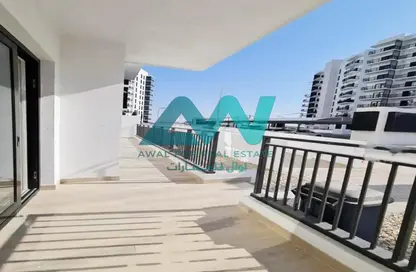 Apartment - 2 Bedrooms - 2 Bathrooms for sale in Waters Edge - Yas Island - Abu Dhabi