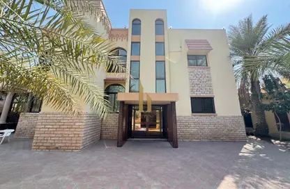 Villa - 4 Bedrooms - 4 Bathrooms for rent in Jumeirah 1 Villas - Jumeirah 1 - Jumeirah - Dubai