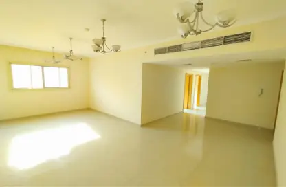 Apartment - 3 Bedrooms - 3 Bathrooms for rent in Al Hoor Building - Muwaileh Commercial - Sharjah