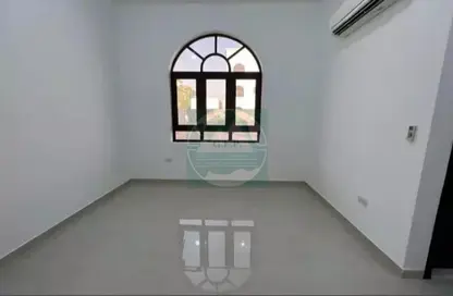 Apartment - 1 Bedroom - 2 Bathrooms for rent in Shakhbout City - Abu Dhabi