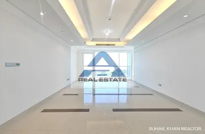 Apartment - 3 Bedrooms - 4 Bathrooms for rent in Wave tower - Corniche Road - Abu Dhabi