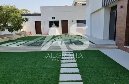 Villa - 5 Bedrooms - 7 Bathrooms for sale in West Yas - Yas Island - Abu Dhabi