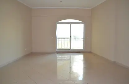 Apartment - 1 Bathroom for rent in Riviera Lake View - International City - Dubai