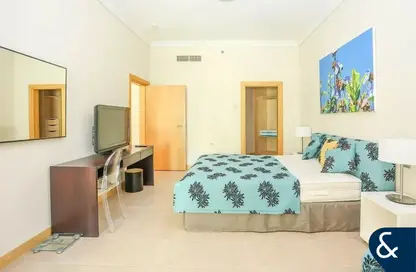 Apartment - 3 Bedrooms - 4 Bathrooms for rent in Al Das - Shoreline Apartments - Palm Jumeirah - Dubai