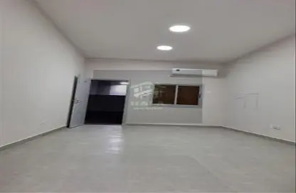 Apartment - 1 Bathroom for rent in Al Jurf 2 - Al Jurf - Ajman Downtown - Ajman