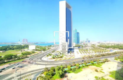 Apartment - 2 Bedrooms - 3 Bathrooms for rent in Etihad Towers - Corniche Road - Abu Dhabi