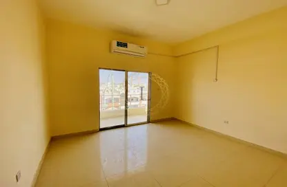 Apartment - 2 Bedrooms - 1 Bathroom for rent in Hai Al Murabbaa - Central District - Al Ain