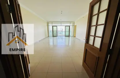 Apartment - 4 Bedrooms - 6 Bathrooms for rent in Al Majaz Tower - Al Majaz - Sharjah