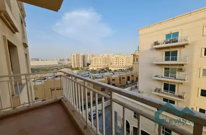 Apartment - 1 Bedroom - 1 Bathroom for sale in Mazaya 12 - Queue Point - Dubai Land - Dubai