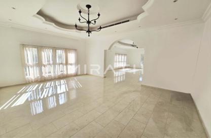 Villa - 5 Bedrooms - 6 Bathrooms for rent in Umm Suqeim 2 Villas - Umm Suqeim 2 - Umm Suqeim - Dubai