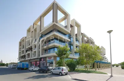 Apartment - 3 Bedrooms - 4 Bathrooms for sale in La Residence - Jumeirah Village Triangle - Dubai