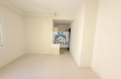 Apartment - 1 Bathroom for rent in Muwaileh 3 Building - Muwaileh - Sharjah