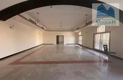 Villa - 5 Bedrooms - 4 Bathrooms for rent in Al Barsha 2 - Al Barsha - Dubai