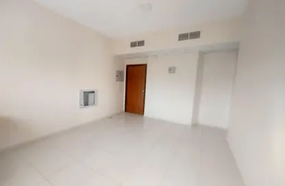 Apartment - 1 Bedroom - 1 Bathroom for rent in Muwailih Building - Muwaileh - Sharjah