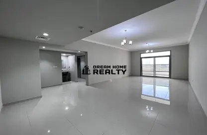 Apartment - 2 Bedrooms - 3 Bathrooms for rent in Al Khan 5 building - Al Khan - Sharjah