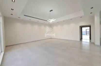 Villa - 5 Bedrooms for rent in Madinat Al Riyad - Abu Dhabi