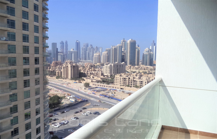 Spacious Studio in Burj Al Nujoom Downtown - ref rl-1809762 | Property ...