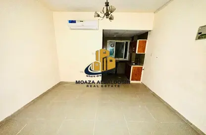 Apartment - 1 Bathroom for rent in Muwaileh Commercial - Sharjah