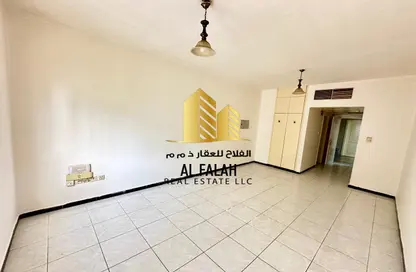 Apartment - 1 Bathroom for rent in Al Majaz 2 - Al Majaz - Sharjah