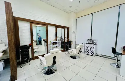 Shop - Studio - 1 Bathroom for rent in Oud Metha - Bur Dubai - Dubai