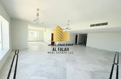 Penthouse - 5 Bedrooms - 6 Bathrooms for rent in Al Majaz 1 - Al Majaz - Sharjah