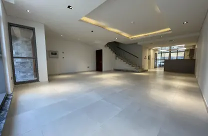 Townhouse - 4 Bedrooms - 6 Bathrooms for rent in Comfy Villas - Jumeirah Village Circle - Dubai