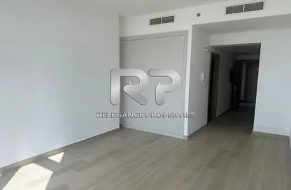 Apartment - 1 Bathroom for rent in Bloom Towers B - Bloom Towers - Jumeirah Village Circle - Dubai