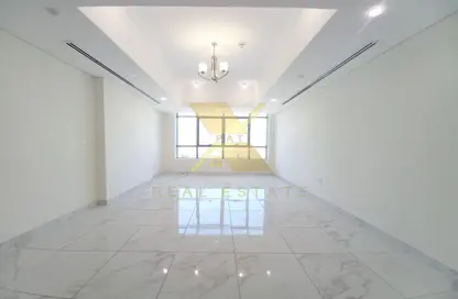 Apartment - 3 Bedrooms - 4 Bathrooms for rent in Shining Towers - Al Khalidiya - Abu Dhabi