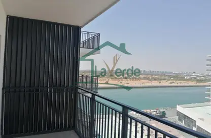 Apartment - 1 Bathroom for rent in Waters Edge - Yas Island - Abu Dhabi