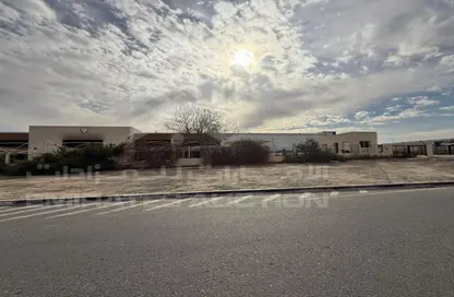 عمارة بالكامل - استوديو للبيع في المنطقة الحرة بجبل علي - جبل علي - دبي