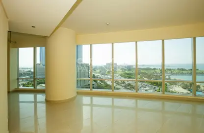 Apartment - 3 Bedrooms - 4 Bathrooms for rent in Nation Towers - Corniche Road - Abu Dhabi