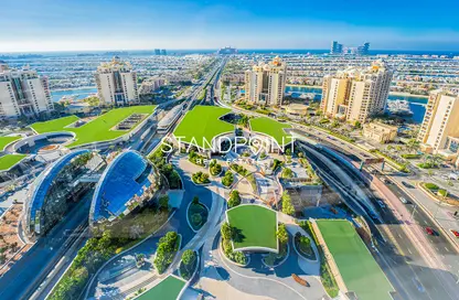 Apartment - 1 Bedroom - 2 Bathrooms for sale in The Palm Tower - Palm Jumeirah - Dubai